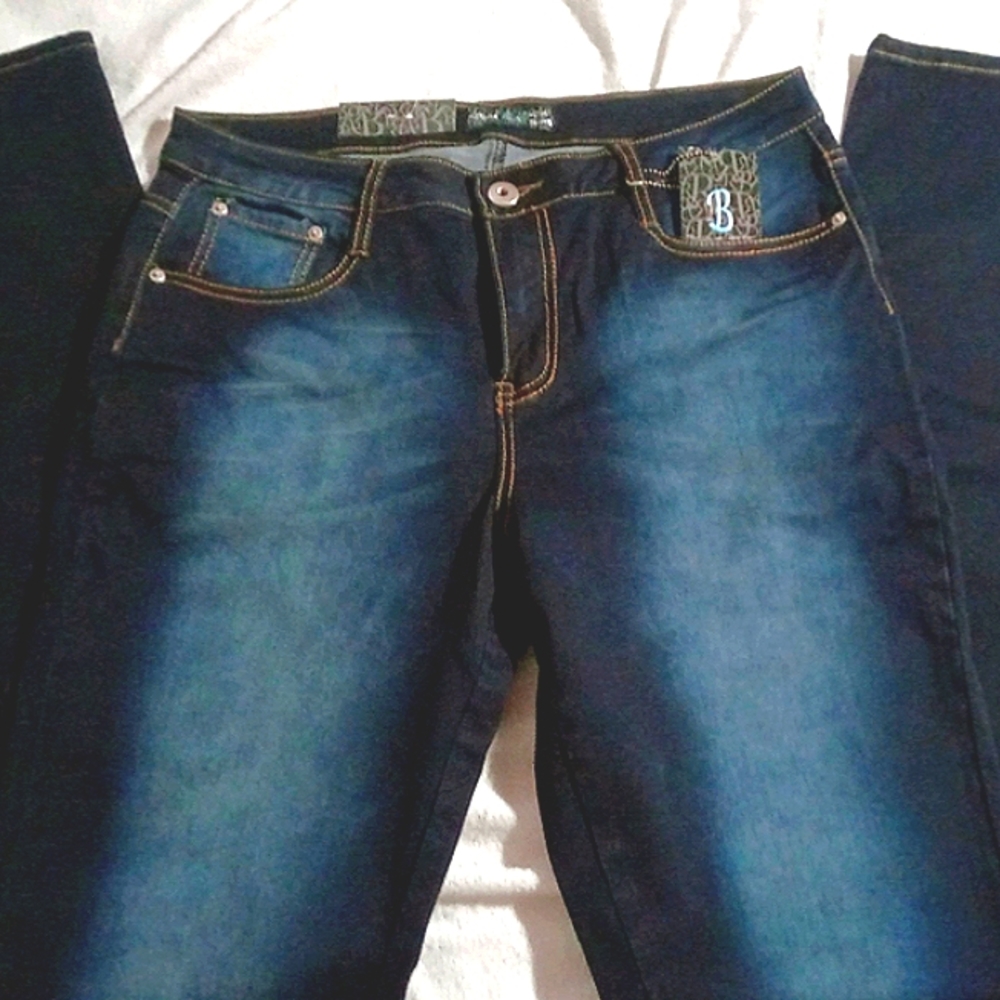 ★ 5-pocket Faded Dark Blue Denim Stretchy Skinny Jeans • NEW w/Tags ★